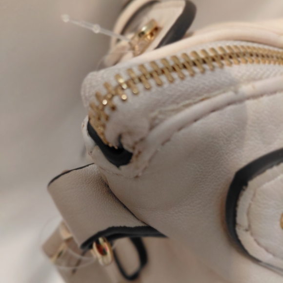 Jessica Simpson Cream Shoulder Bag - Picture 5 of 5